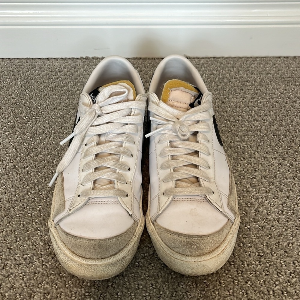 GENTLY USED Nike Blazer Low '77 Women's Shoes | Size 8.5 | Color White - Picture 4 of 8